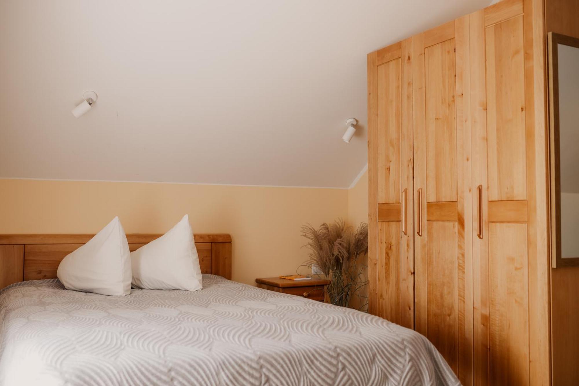 Saules Iela 2A Apart otel Saldus Oda fotoğraf