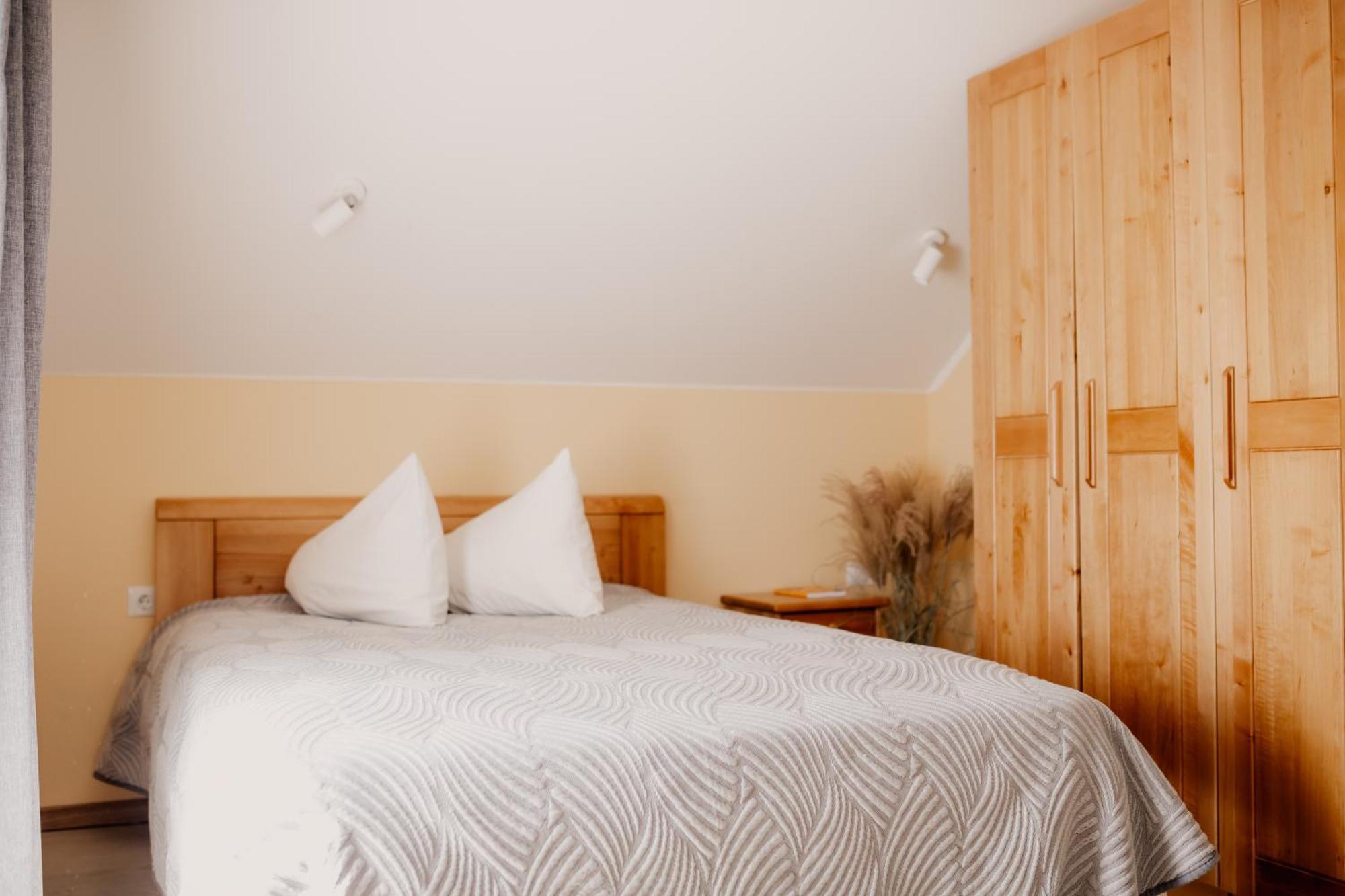 Saules Iela 2A Apart otel Saldus Oda fotoğraf