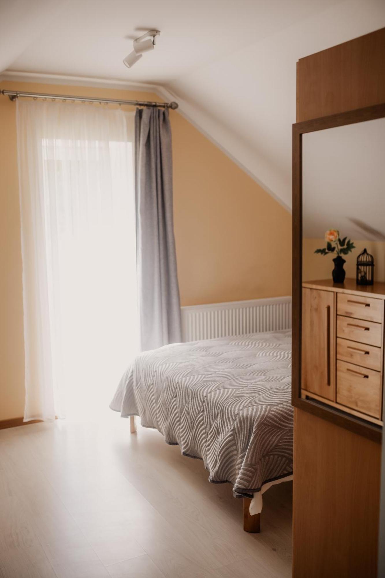 Saules Iela 2A Apart otel Saldus Oda fotoğraf